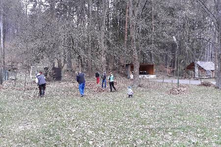 Brigáda - úklid výletiště jaro 20191