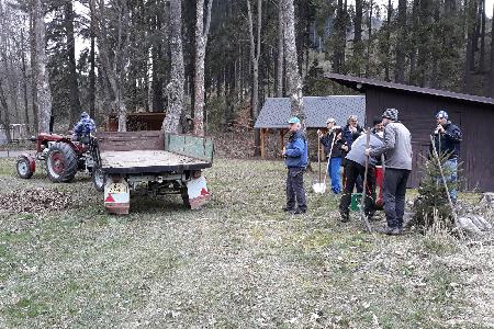 Brigáda - úklid výletiště jaro 20194